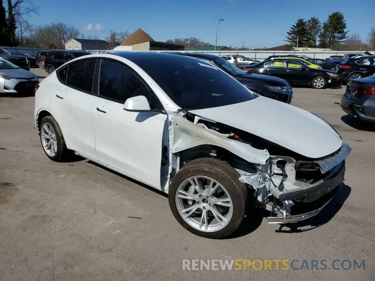 4 Photograph of a damaged car 7SAYGDEE1NF535909 TESLA MODEL Y 2022