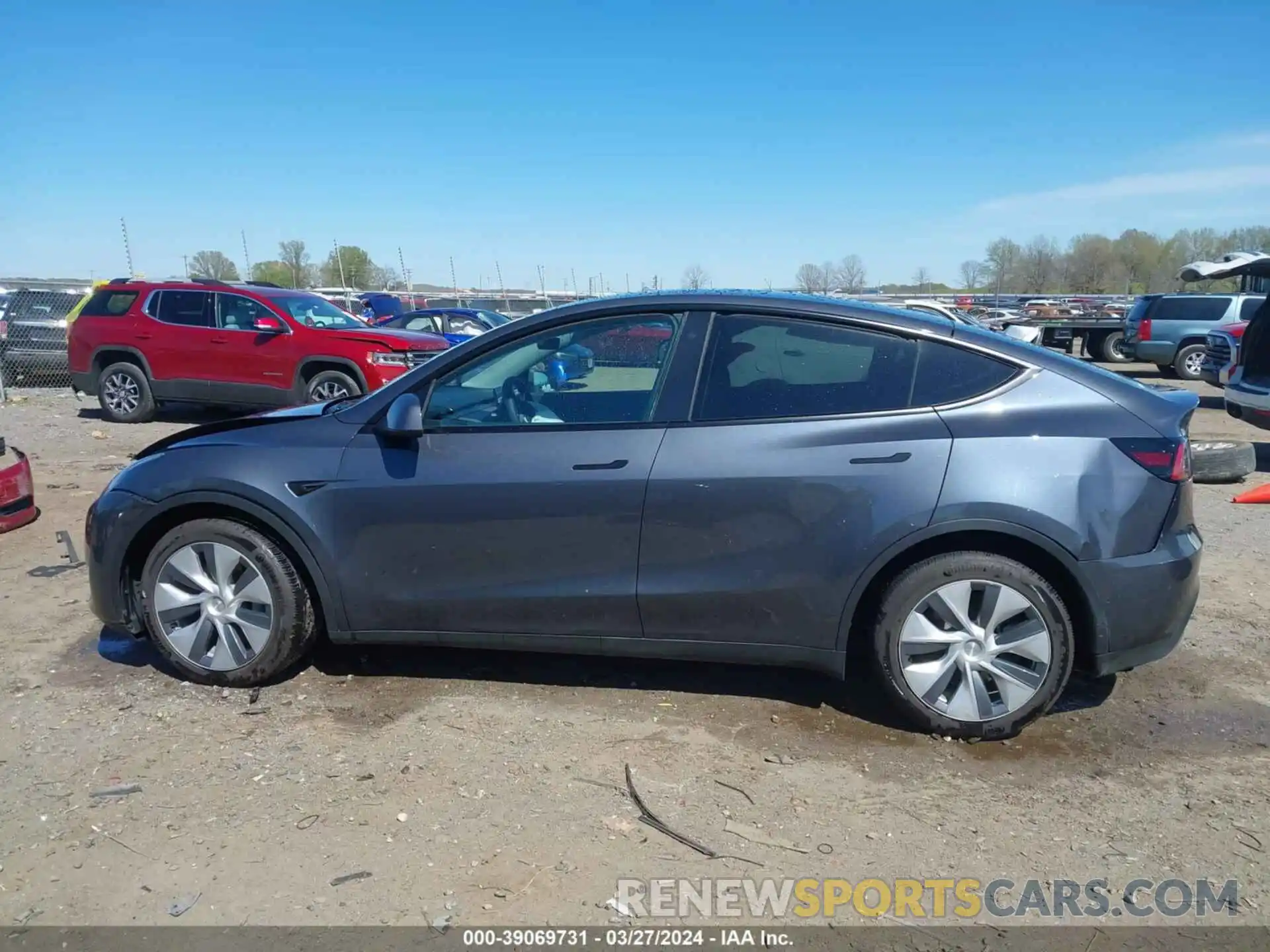 14 Photograph of a damaged car 7SAYGDEE2NA009673 TESLA MODEL Y 2022