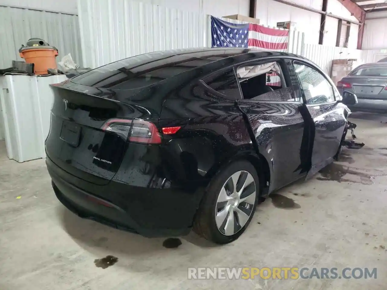 4 Photograph of a damaged car 7SAYGDEE2NF310477 TESLA MODEL Y 2022