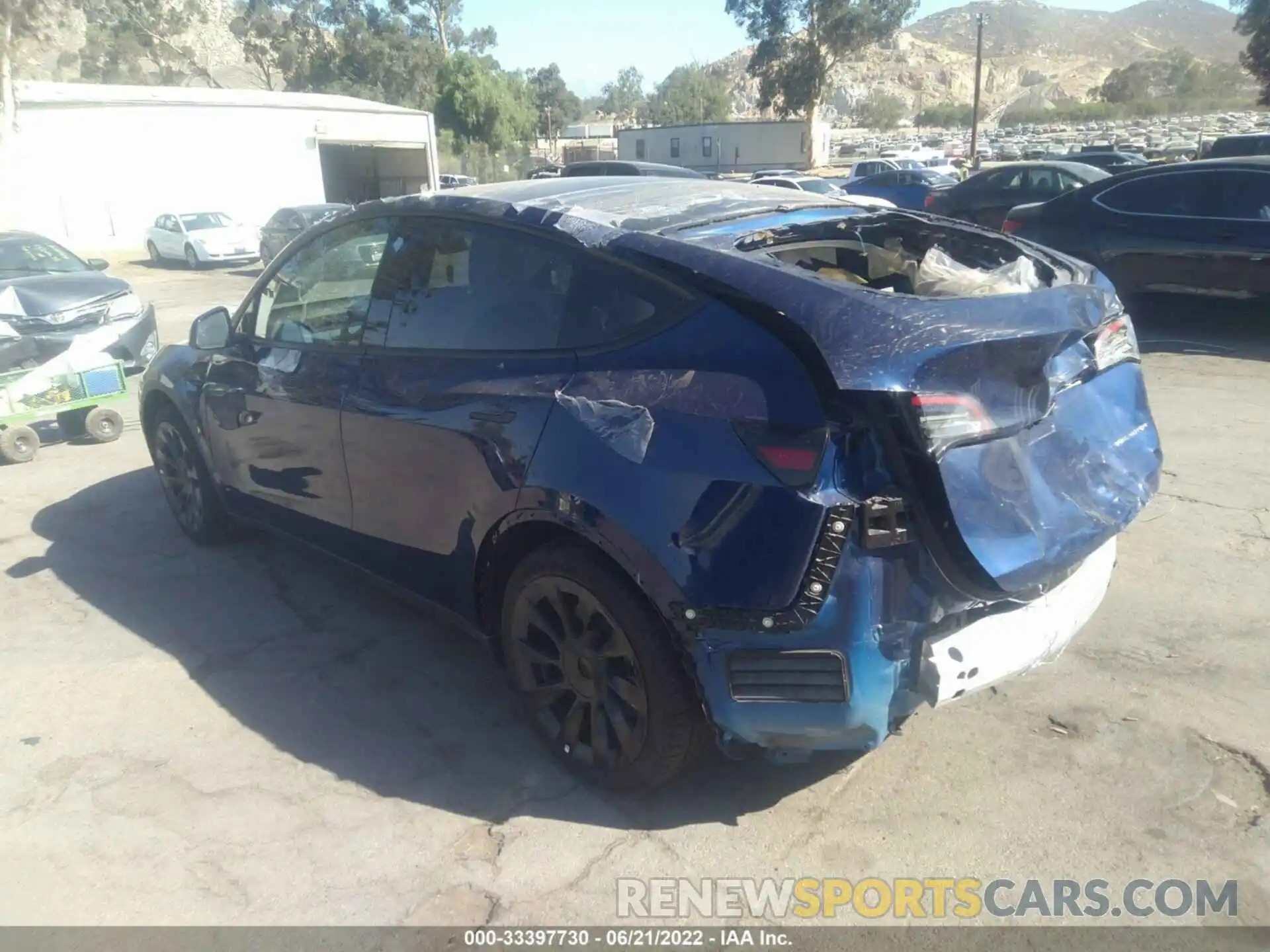 3 Photograph of a damaged car 7SAYGDEE2NF351157 TESLA MODEL Y 2022