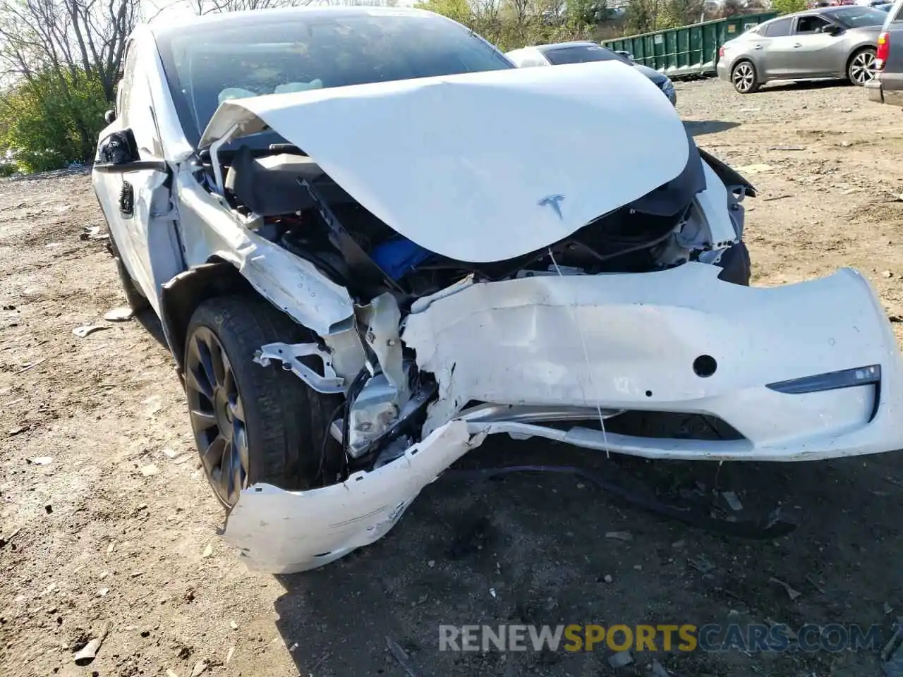 9 Photograph of a damaged car 7SAYGDEE2NF363972 TESLA MODEL Y 2022