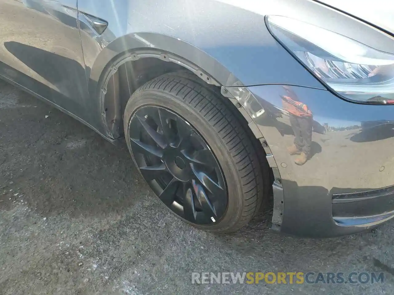 9 Photograph of a damaged car 7SAYGDEE2NF386359 TESLA MODEL Y 2022