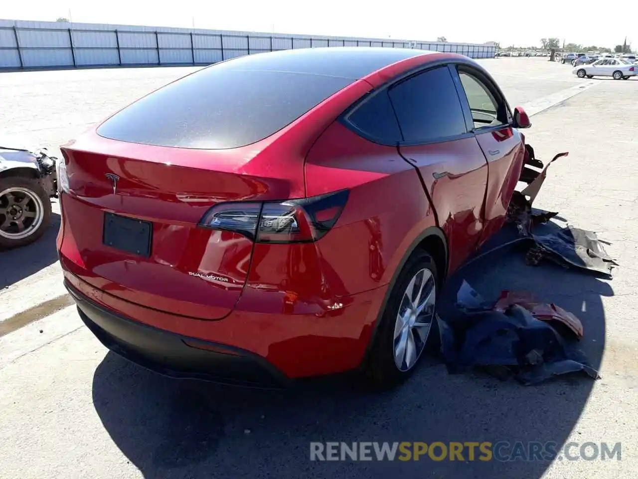 4 Photograph of a damaged car 7SAYGDEE2NF462100 TESLA MODEL Y 2022