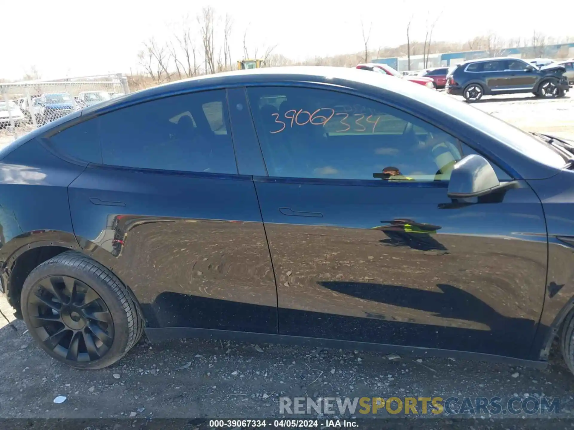 14 Photograph of a damaged car 7SAYGDEE2NF480936 TESLA MODEL Y 2022