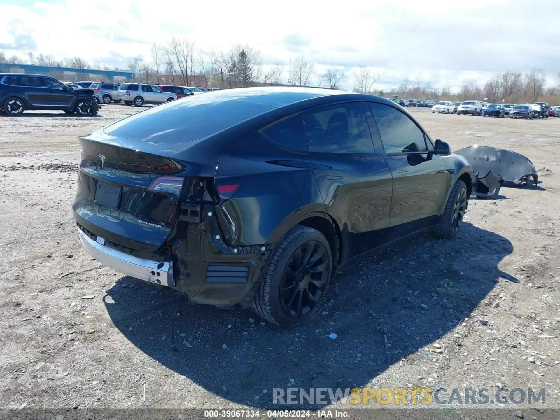 4 Photograph of a damaged car 7SAYGDEE2NF480936 TESLA MODEL Y 2022