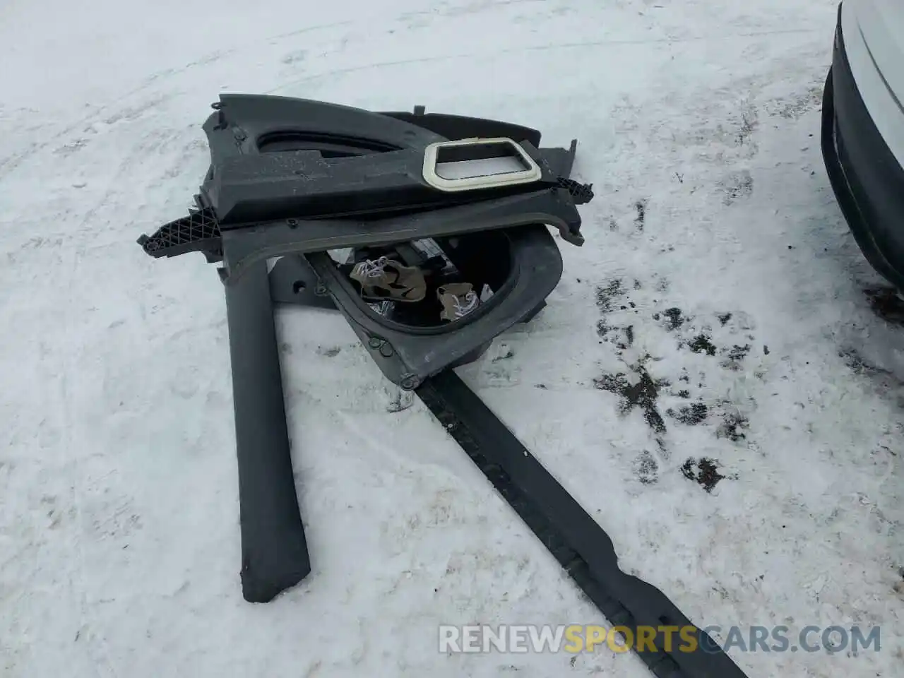 12 Photograph of a damaged car 7SAYGDEE2NF534817 TESLA MODEL Y 2022