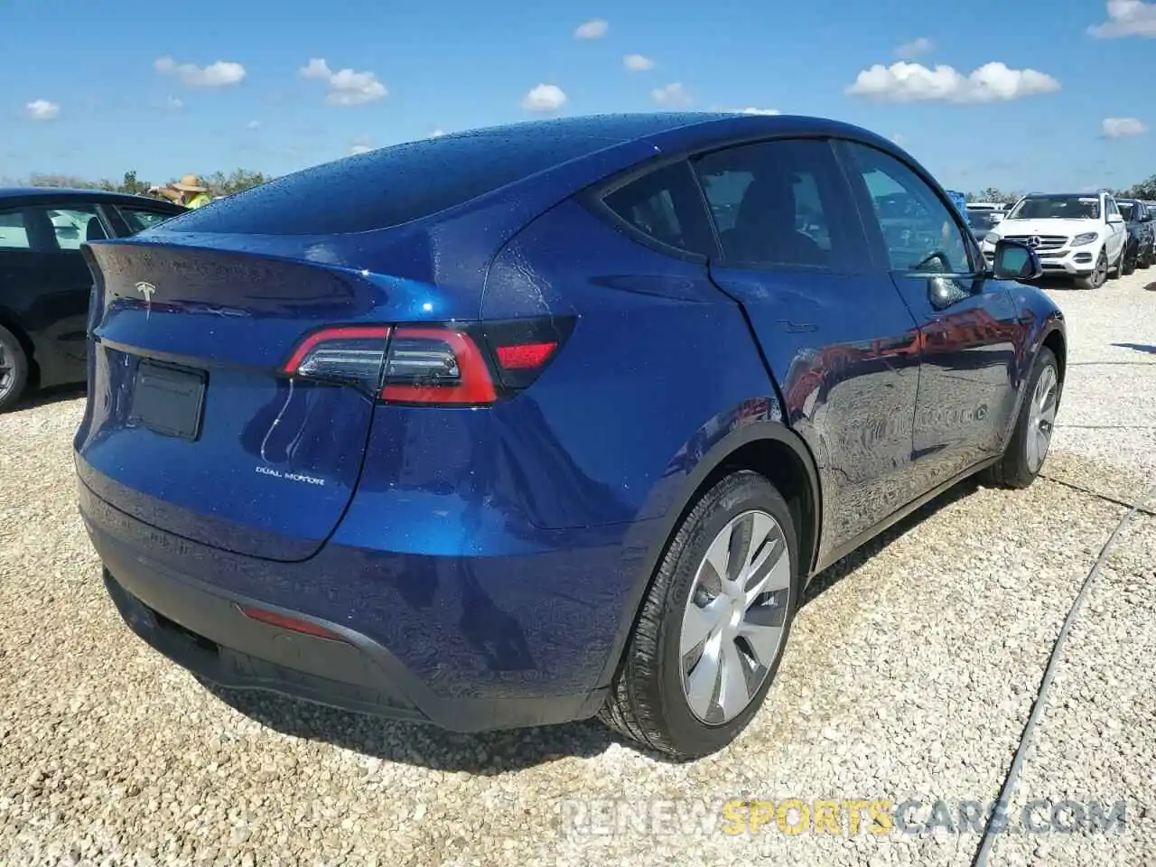 4 Photograph of a damaged car 7SAYGDEE3NA004739 TESLA MODEL Y 2022