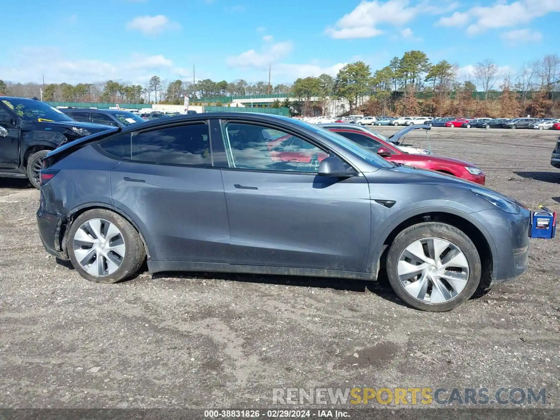 12 Photograph of a damaged car 7SAYGDEE3NA009763 TESLA MODEL Y 2022