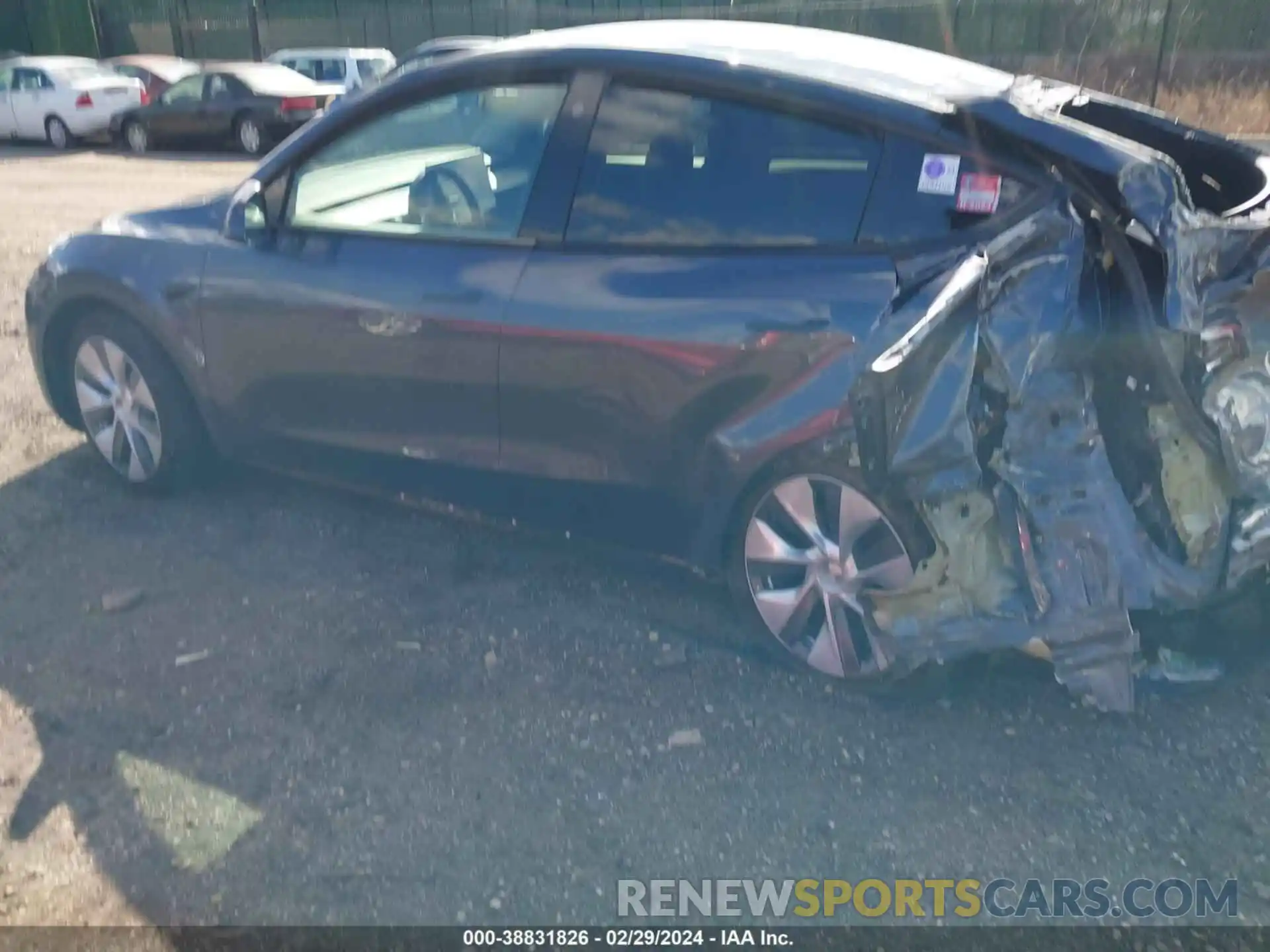 13 Photograph of a damaged car 7SAYGDEE3NA009763 TESLA MODEL Y 2022