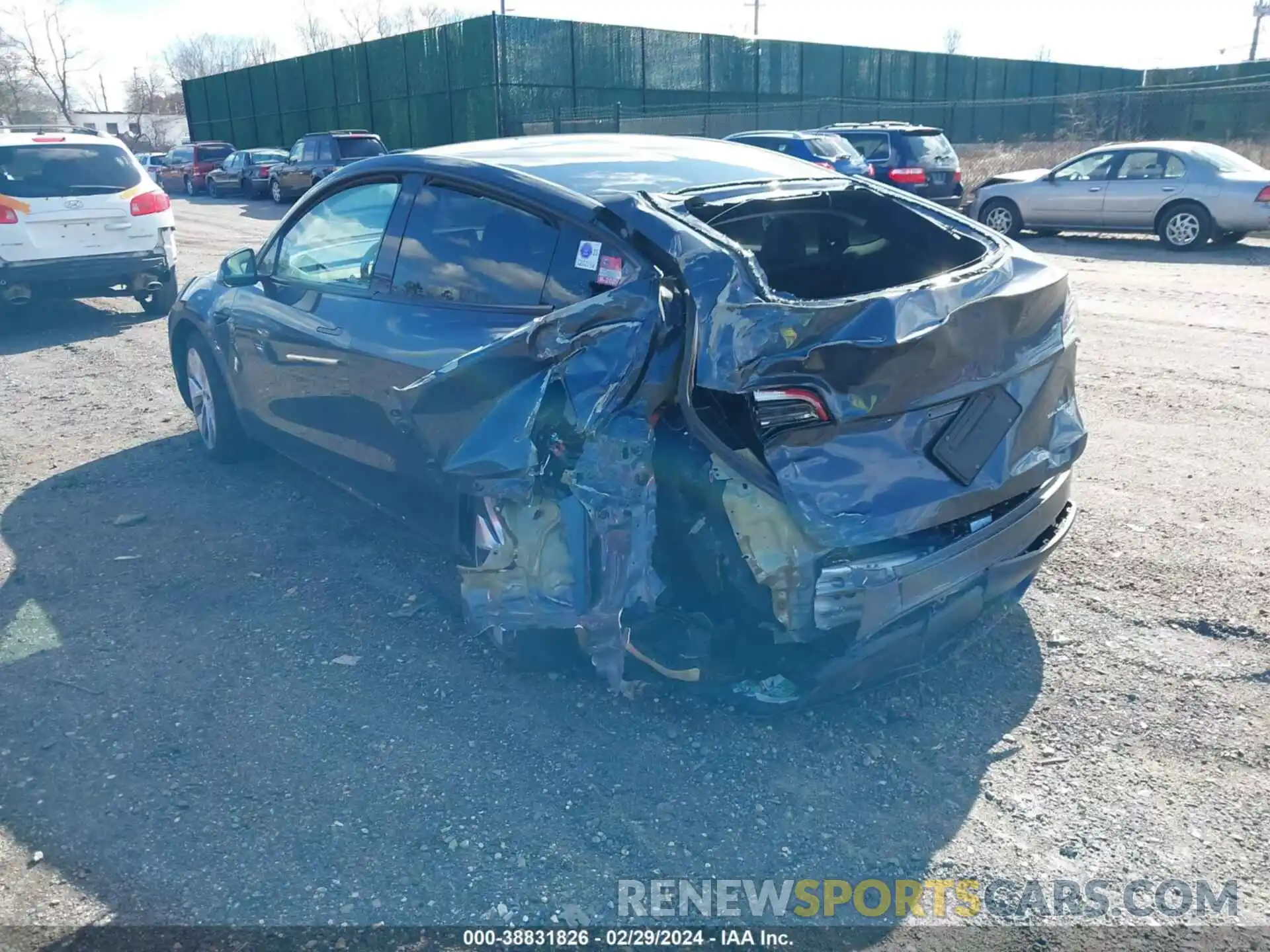 3 Photograph of a damaged car 7SAYGDEE3NA009763 TESLA MODEL Y 2022