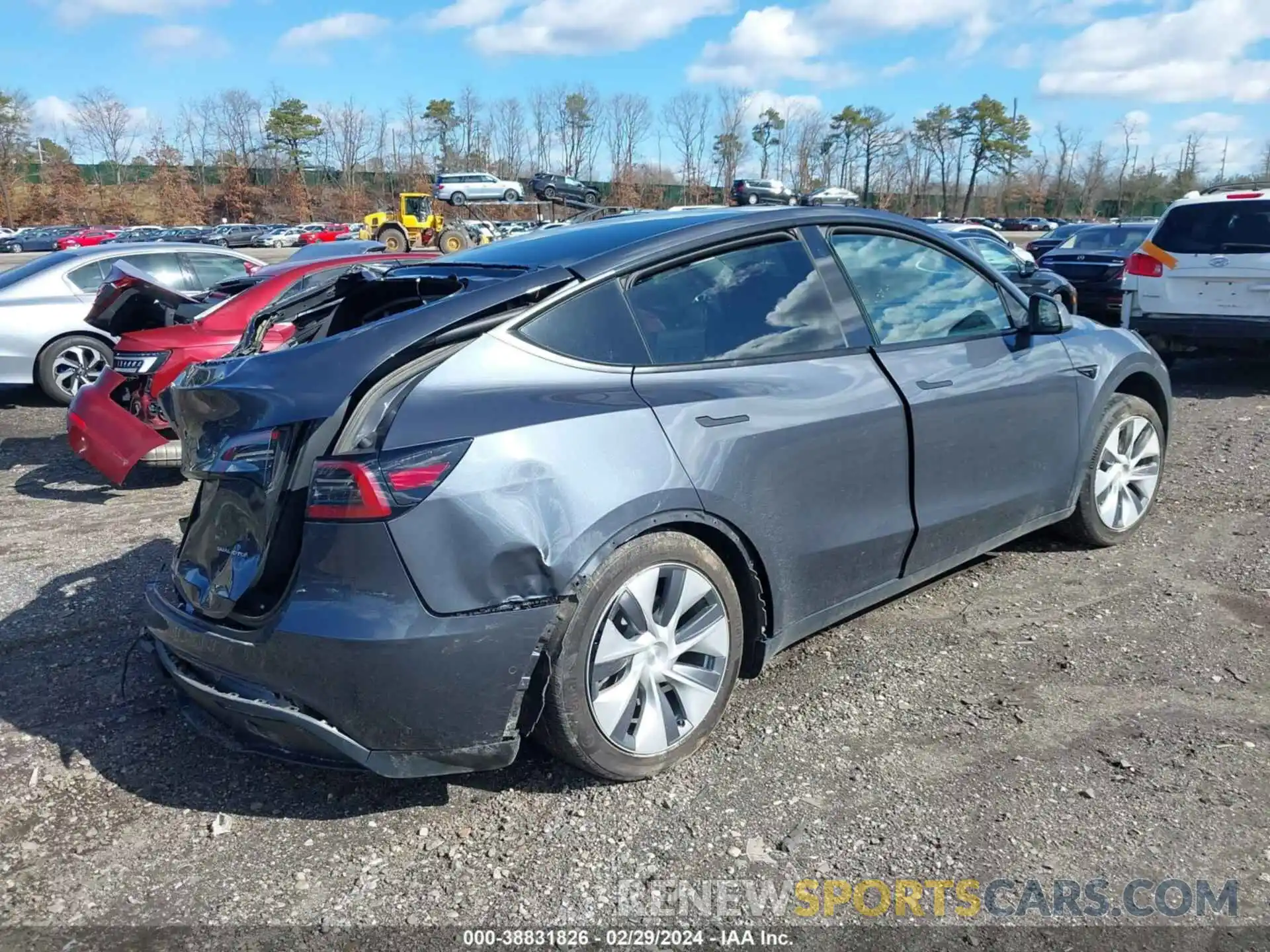 4 Photograph of a damaged car 7SAYGDEE3NA009763 TESLA MODEL Y 2022