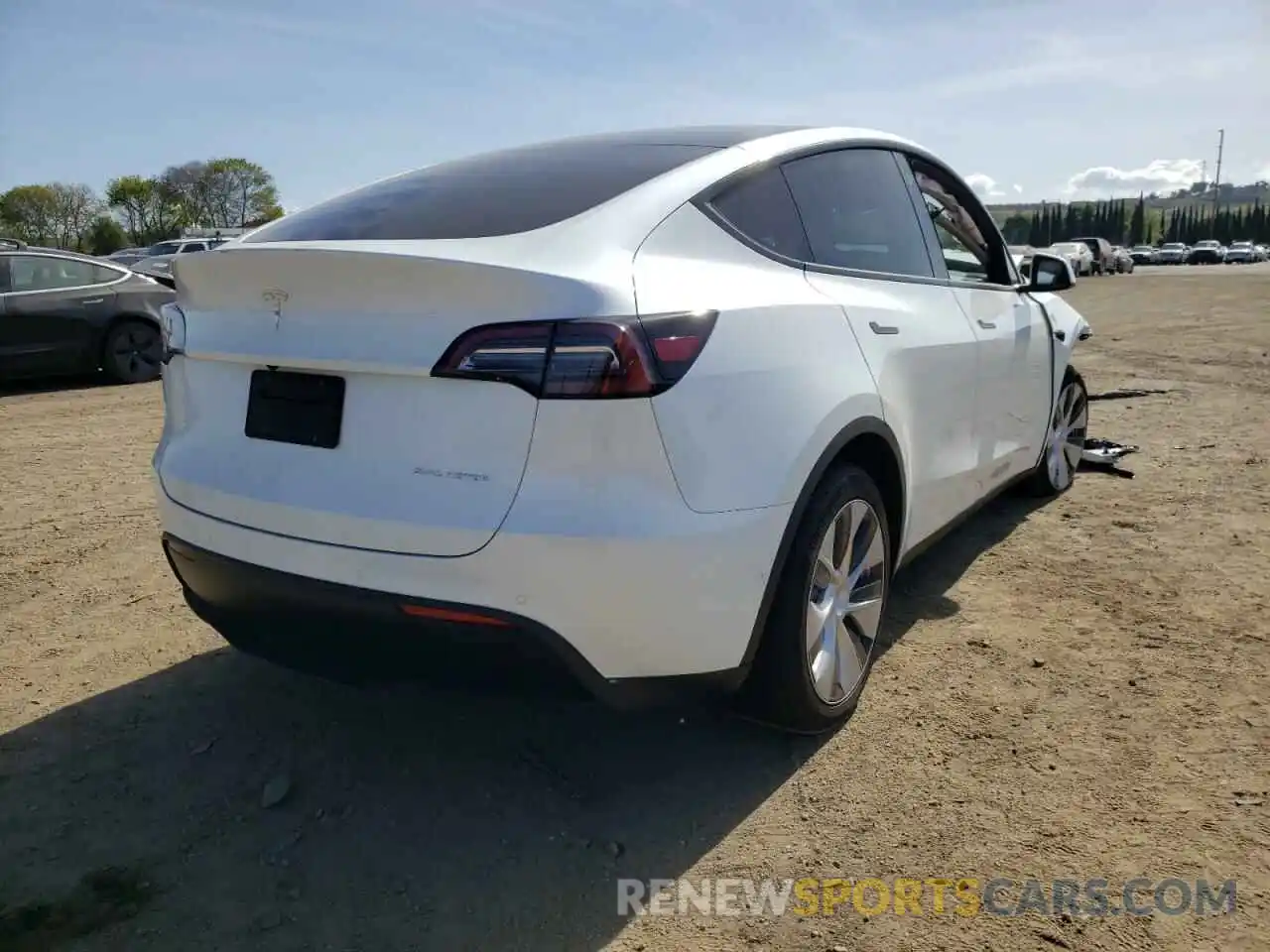 4 Photograph of a damaged car 7SAYGDEE3NF317650 TESLA MODEL Y 2022