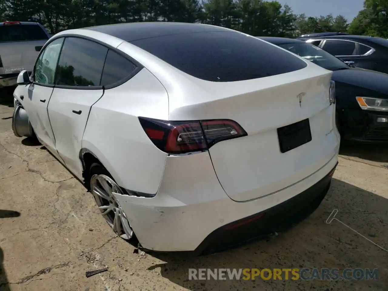 3 Photograph of a damaged car 7SAYGDEE3NF320032 TESLA MODEL Y 2022