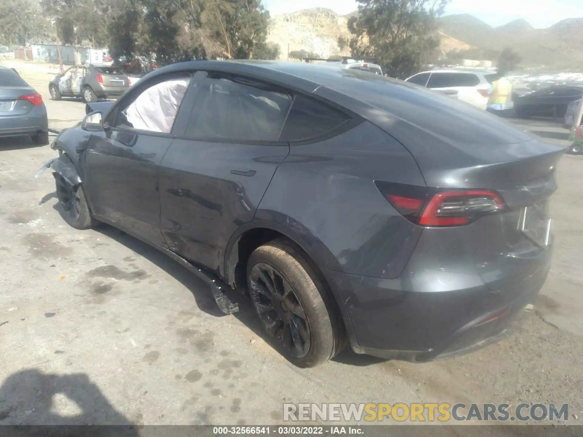 3 Photograph of a damaged car 7SAYGDEE3NF364418 TESLA MODEL Y 2022