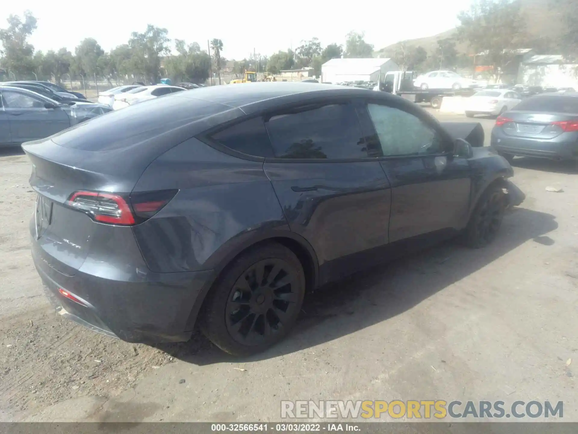 4 Photograph of a damaged car 7SAYGDEE3NF364418 TESLA MODEL Y 2022