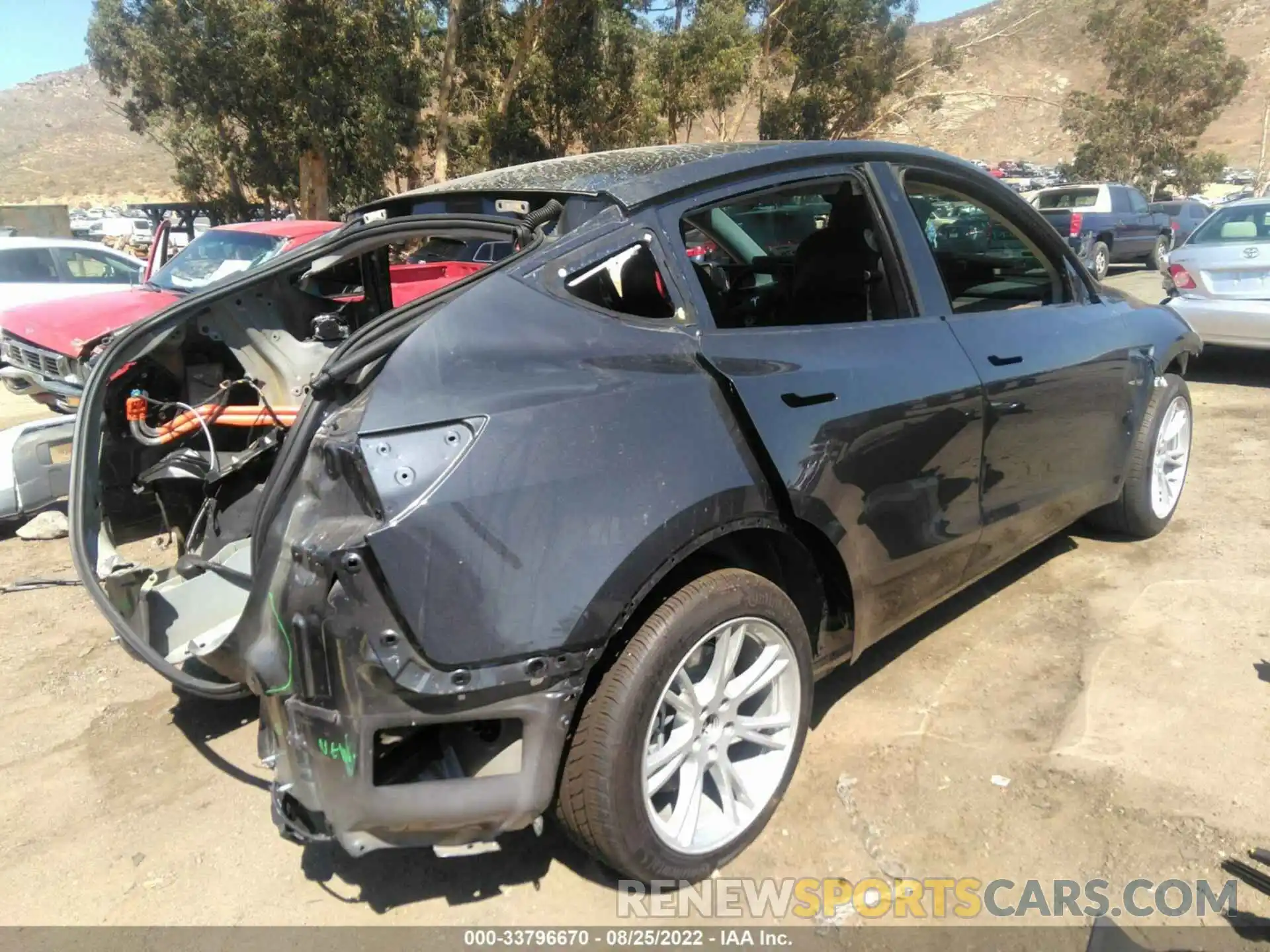 4 Photograph of a damaged car 7SAYGDEE3NF365908 TESLA MODEL Y 2022