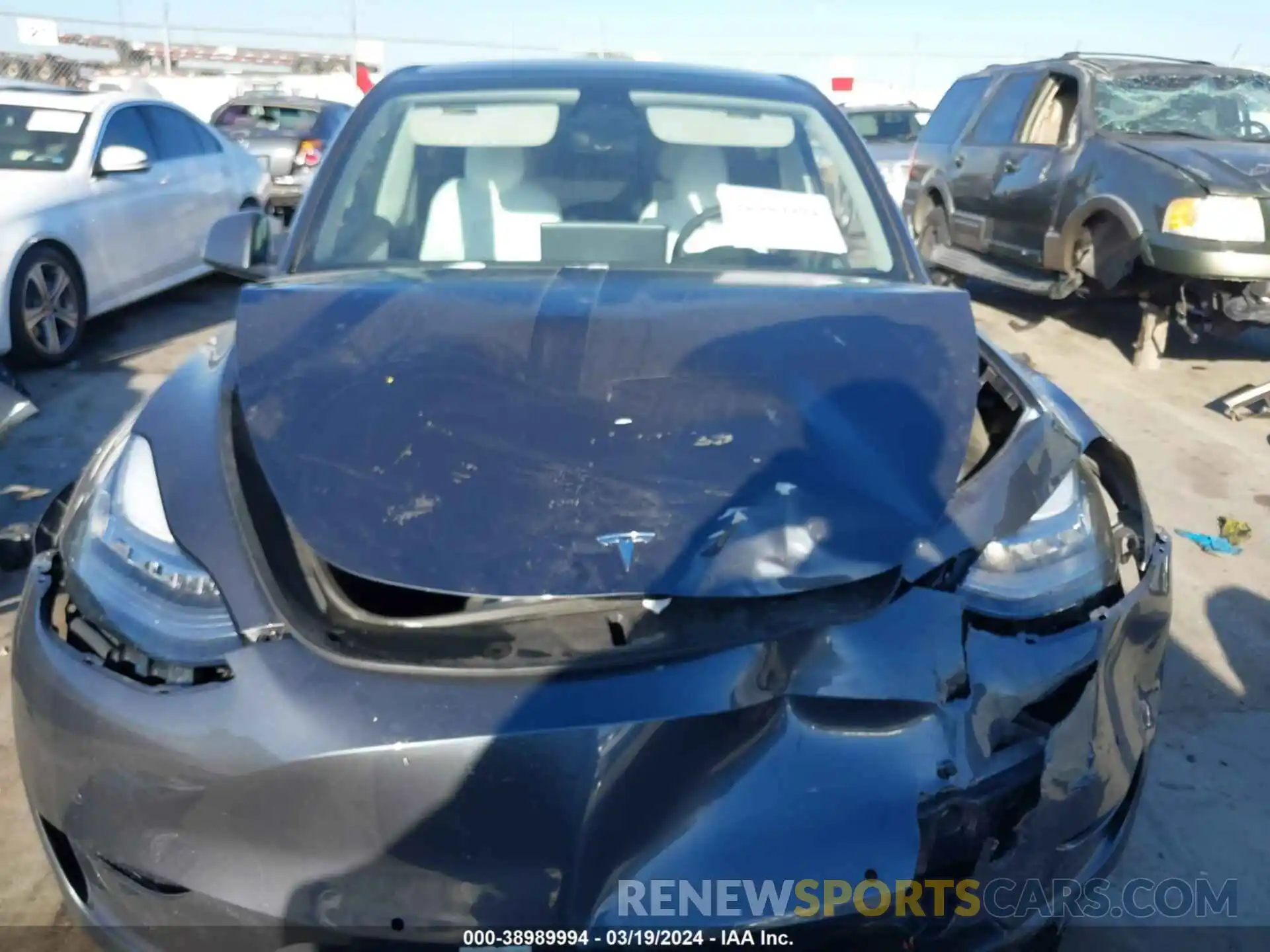 12 Photograph of a damaged car 7SAYGDEE3NF409650 TESLA MODEL Y 2022