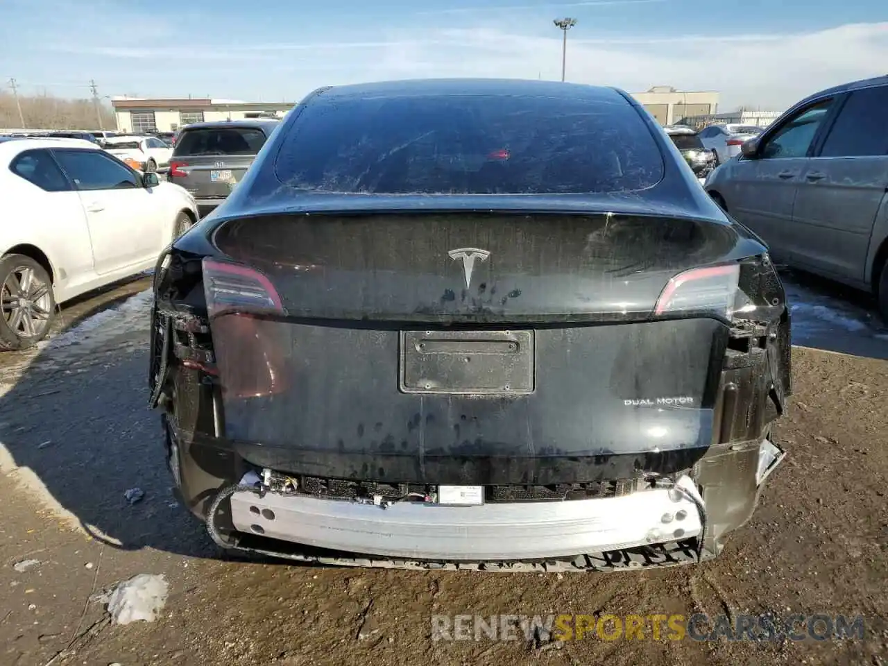 6 Photograph of a damaged car 7SAYGDEE4NA018004 TESLA MODEL Y 2022