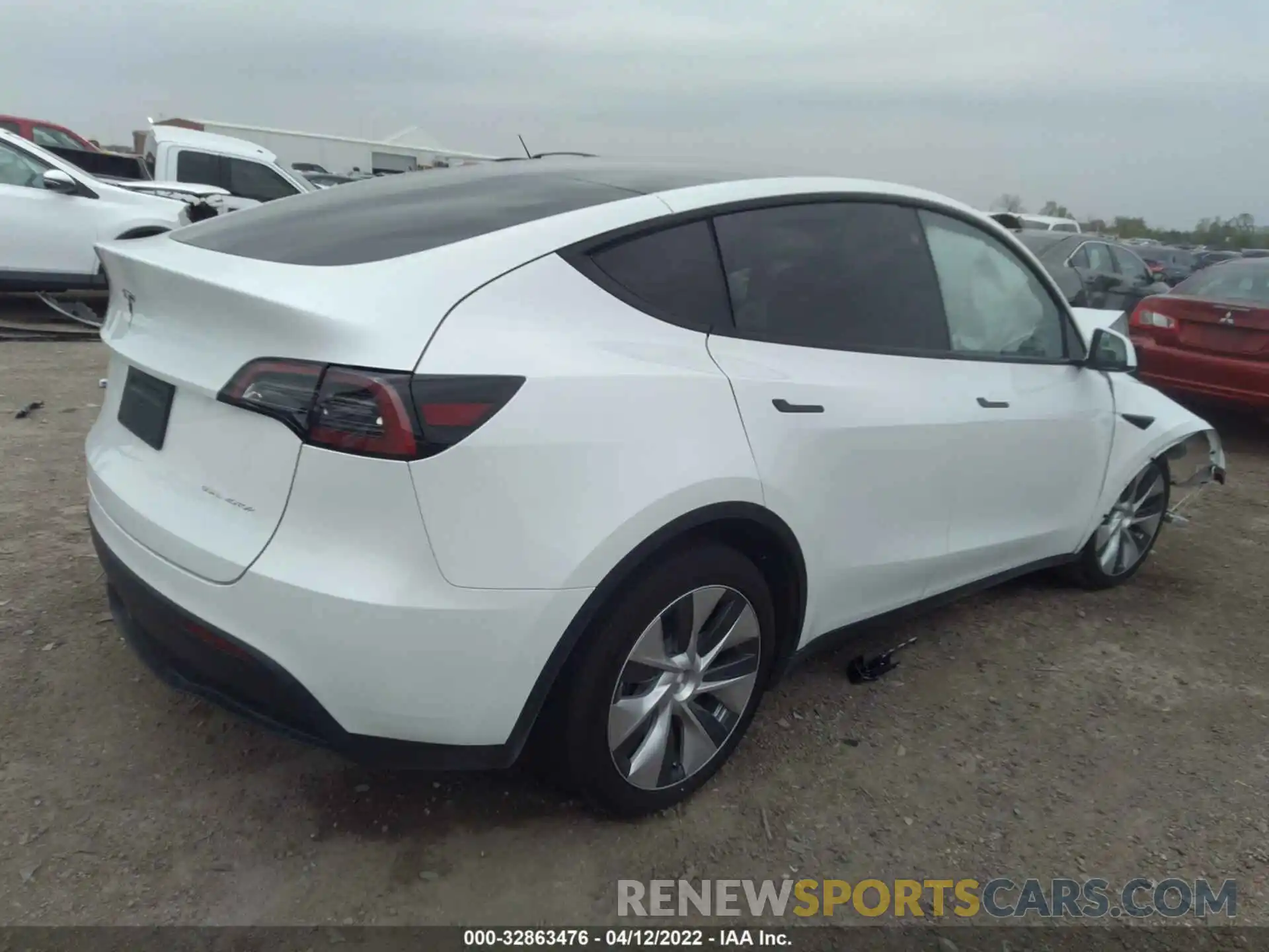 4 Photograph of a damaged car 7SAYGDEE4NF315356 TESLA MODEL Y 2022