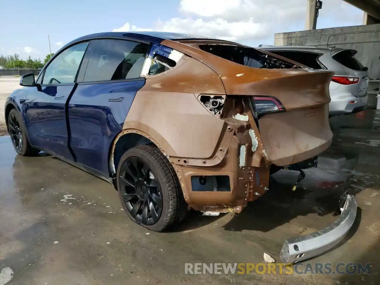 3 Photograph of a damaged car 7SAYGDEE4NF373239 TESLA MODEL Y 2022