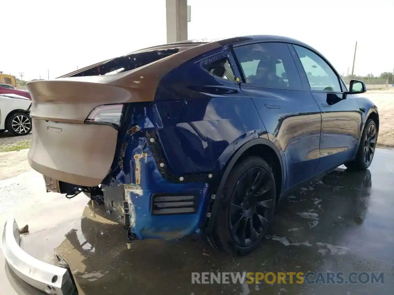 4 Photograph of a damaged car 7SAYGDEE4NF373239 TESLA MODEL Y 2022