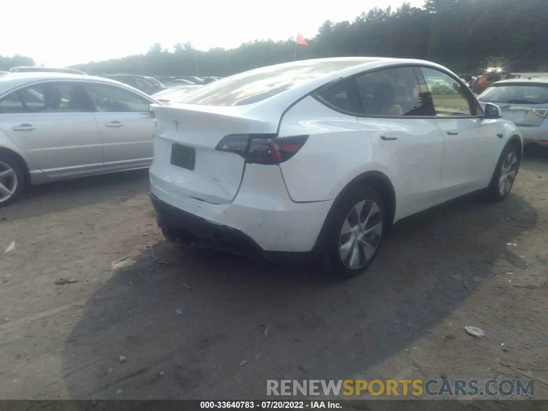 4 Photograph of a damaged car 7SAYGDEE4NF376139 TESLA MODEL Y 2022