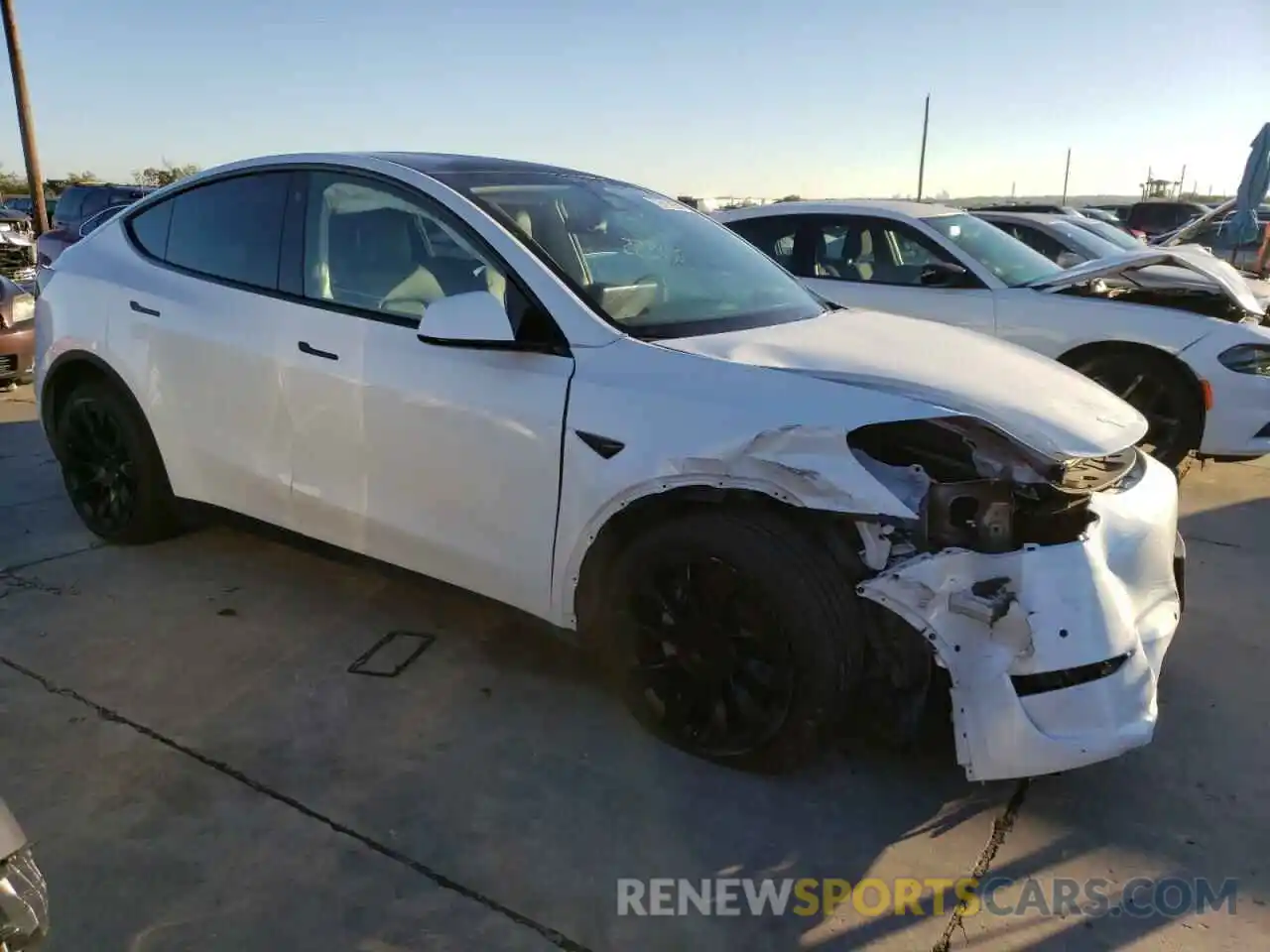 4 Photograph of a damaged car 7SAYGDEE4NF387349 TESLA MODEL Y 2022