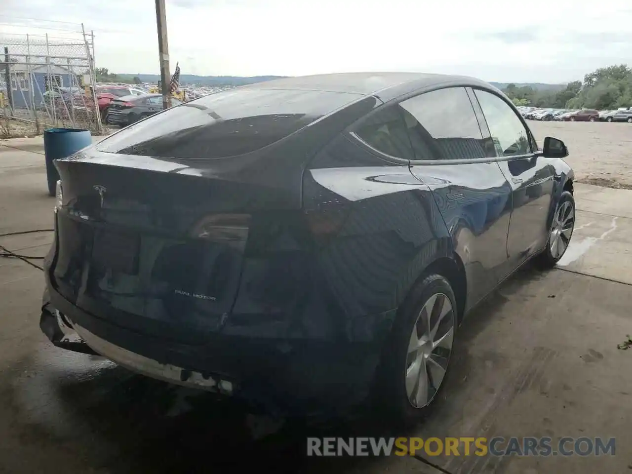 4 Photograph of a damaged car 7SAYGDEE4NF398707 TESLA MODEL Y 2022