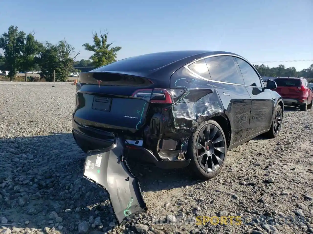 4 Photograph of a damaged car 7SAYGDEE4NF441703 TESLA MODEL Y 2022