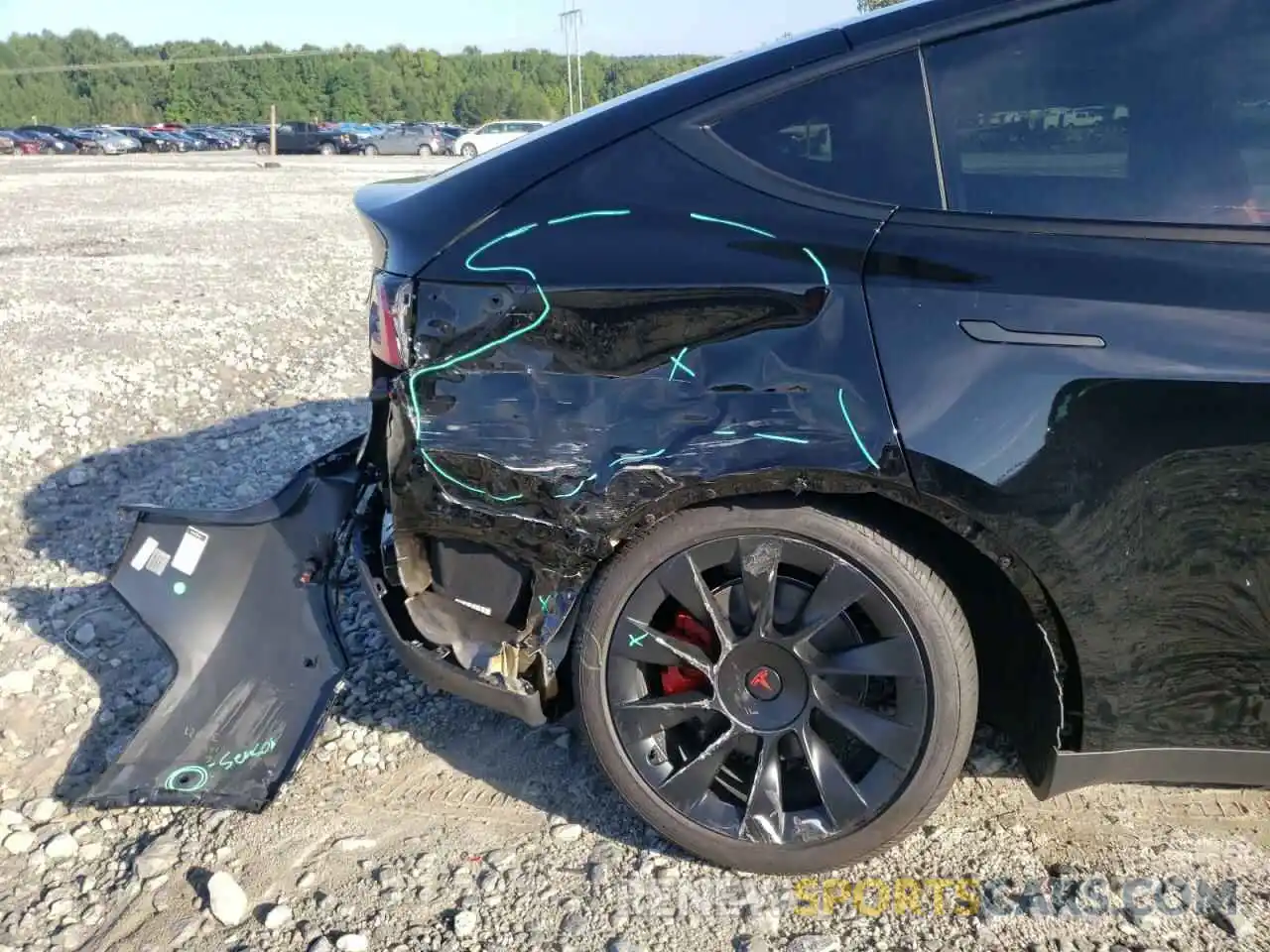 9 Photograph of a damaged car 7SAYGDEE4NF441703 TESLA MODEL Y 2022