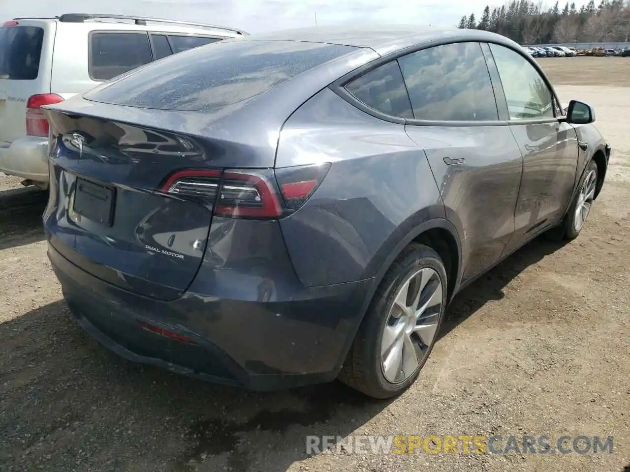 4 Photograph of a damaged car 7SAYGDEE5NF311042 TESLA MODEL Y 2022