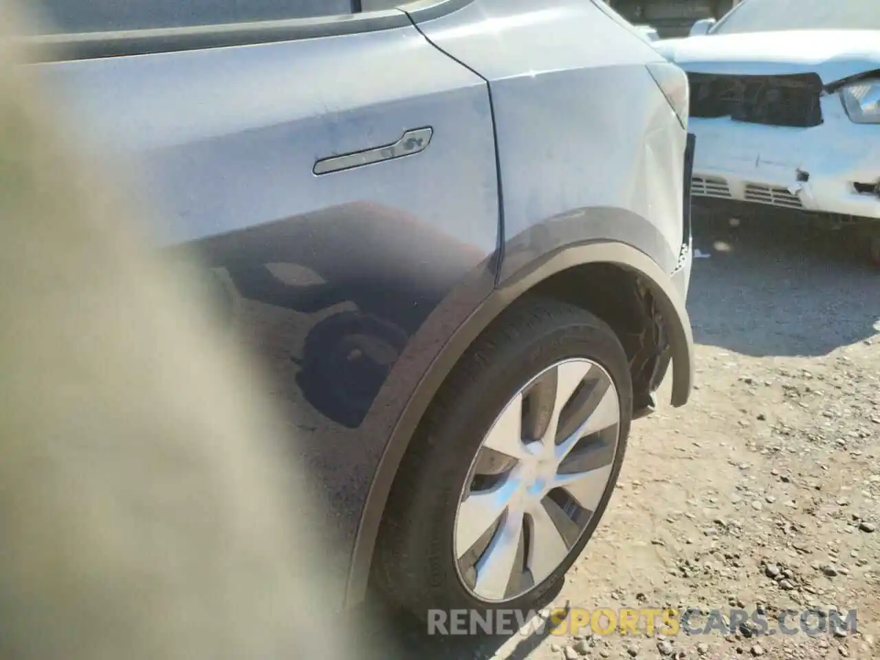 10 Photograph of a damaged car 7SAYGDEE5NF344882 TESLA MODEL Y 2022