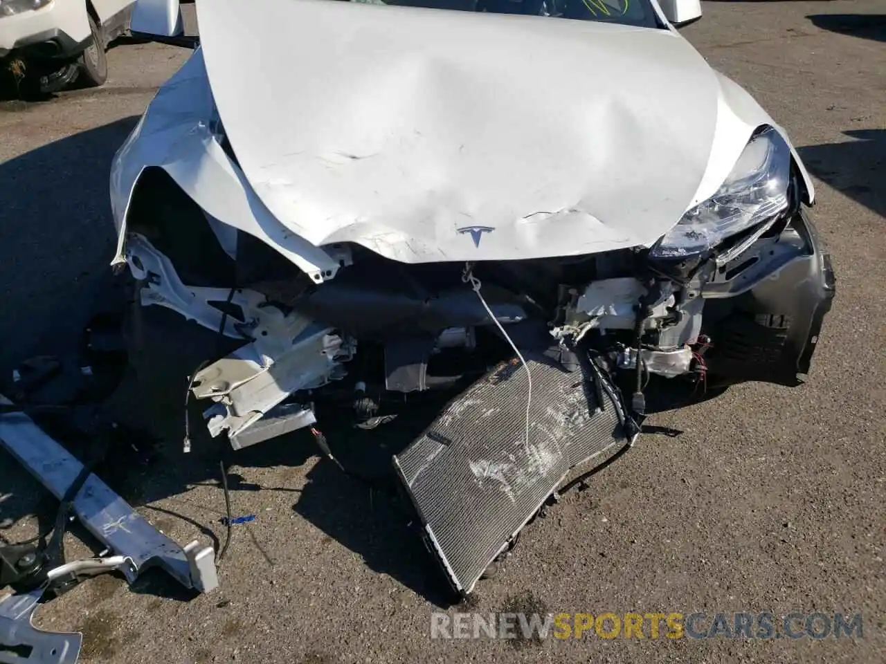 9 Photograph of a damaged car 7SAYGDEE5NF353646 TESLA MODEL Y 2022