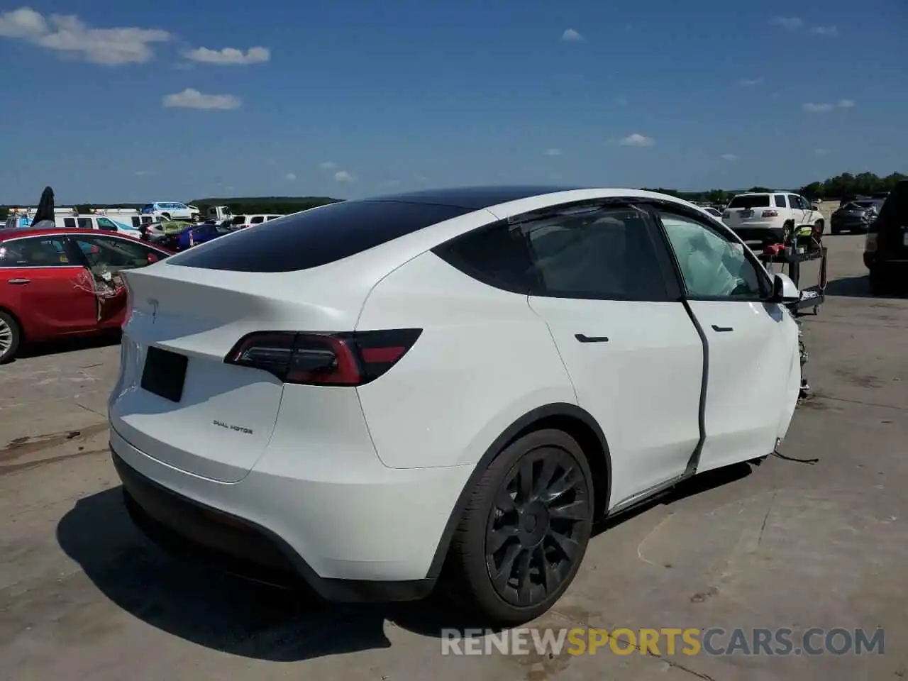 4 Photograph of a damaged car 7SAYGDEE5NF373394 TESLA MODEL Y 2022