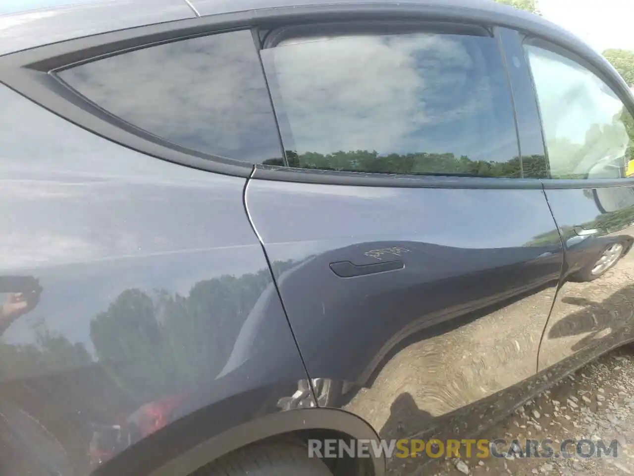 6 Photograph of a damaged car 7SAYGDEE5NF386078 TESLA MODEL Y 2022