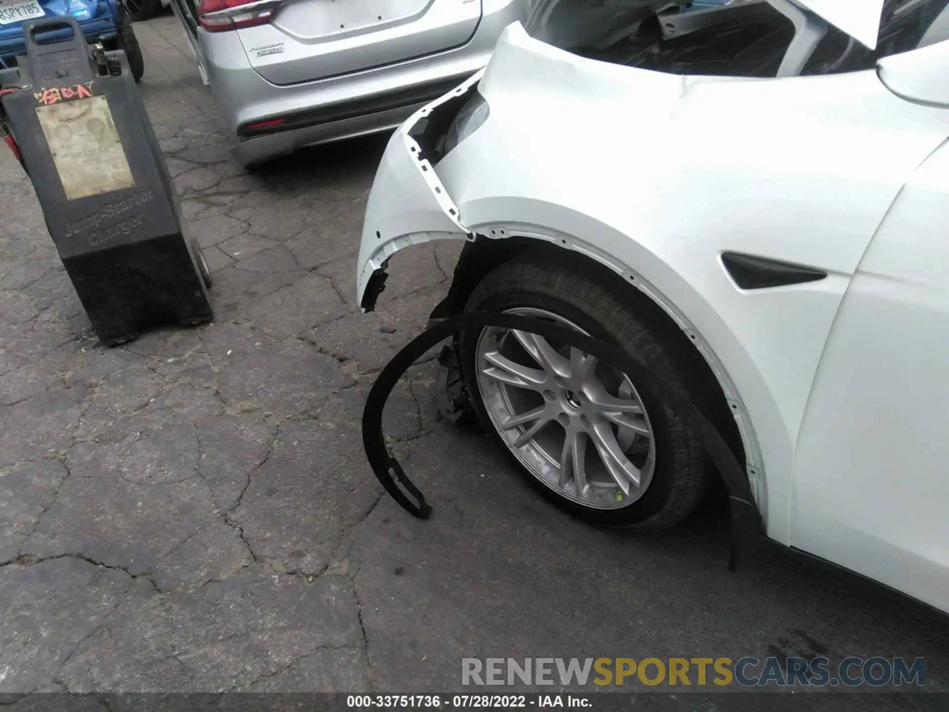 12 Photograph of a damaged car 7SAYGDEE5NF437207 TESLA MODEL Y 2022