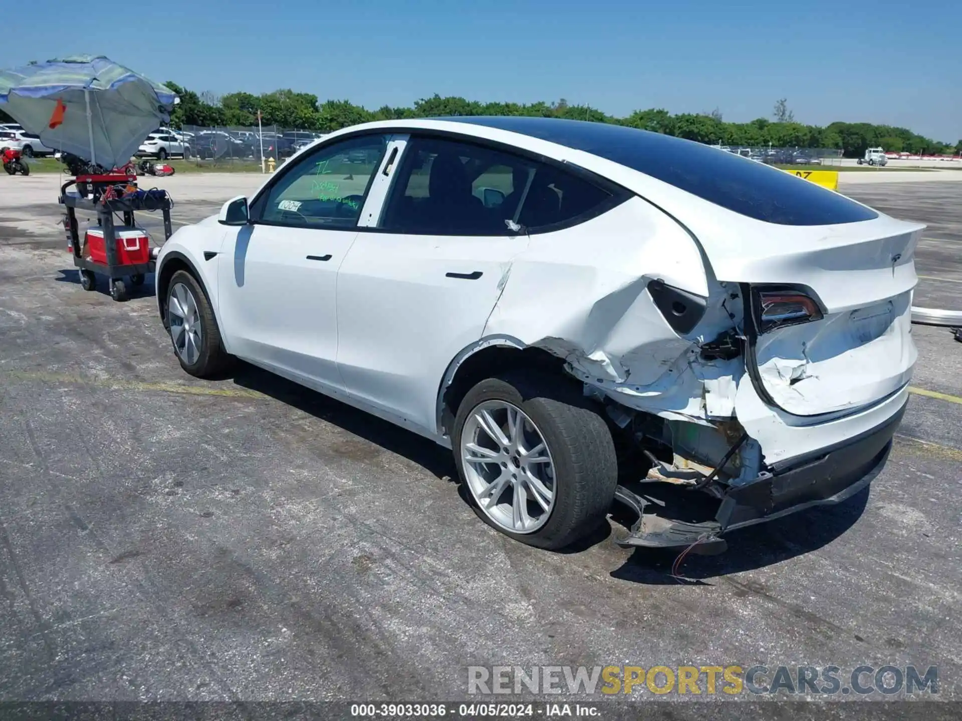 3 Photograph of a damaged car 7SAYGDEE5NF462205 TESLA MODEL Y 2022