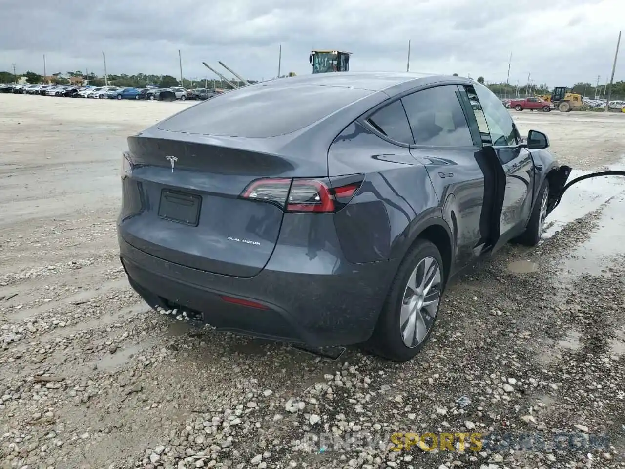 4 Photograph of a damaged car 7SAYGDEE6NA005464 TESLA MODEL Y 2022