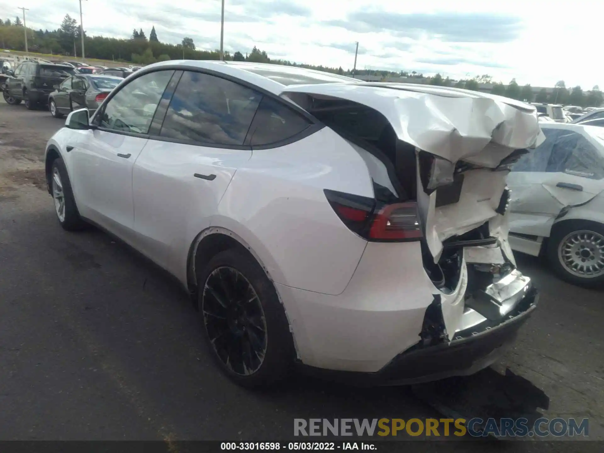 3 Photograph of a damaged car 7SAYGDEE6NF313897 TESLA MODEL Y 2022