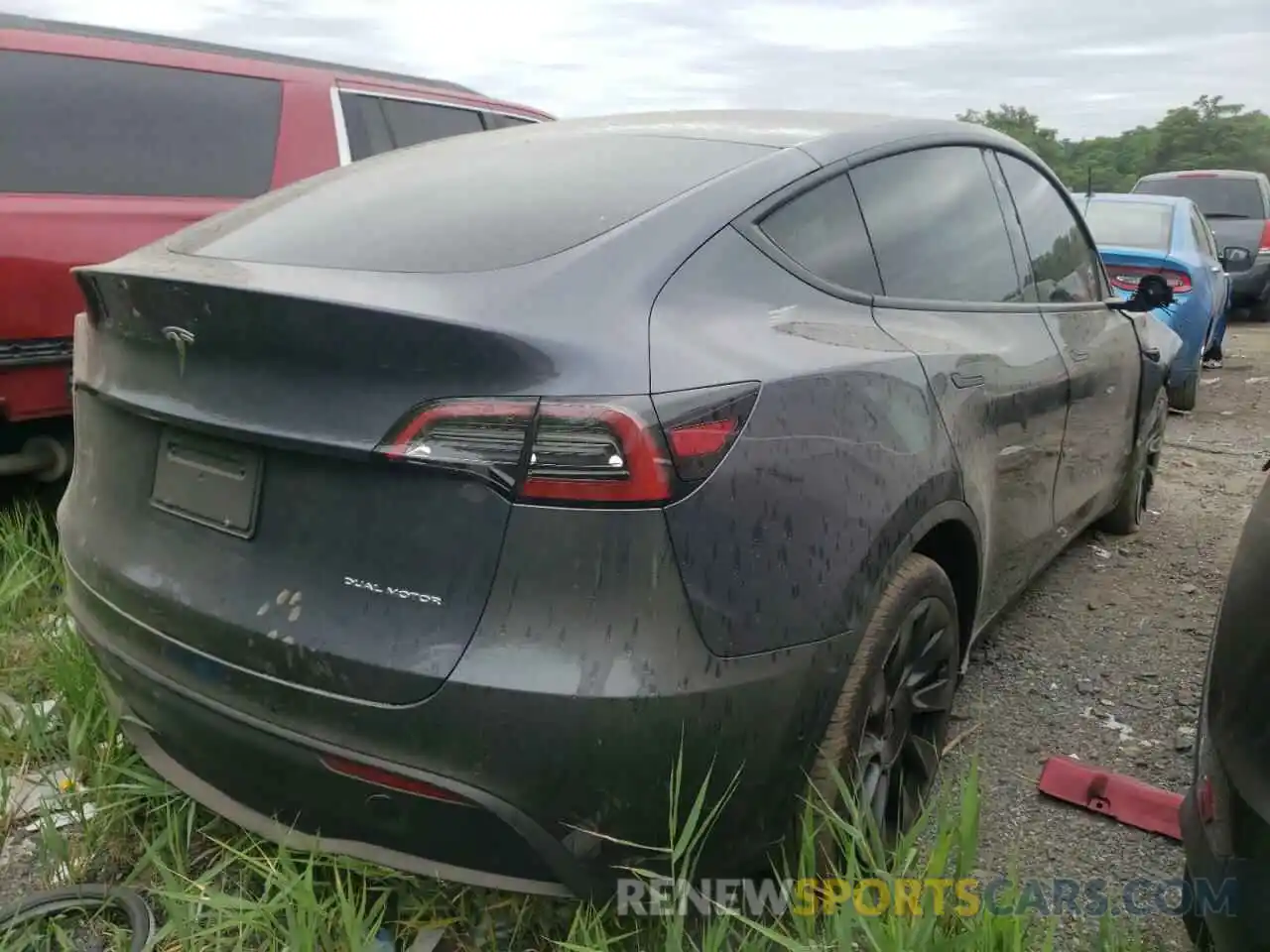 4 Photograph of a damaged car 7SAYGDEE6NF322258 TESLA MODEL Y 2022