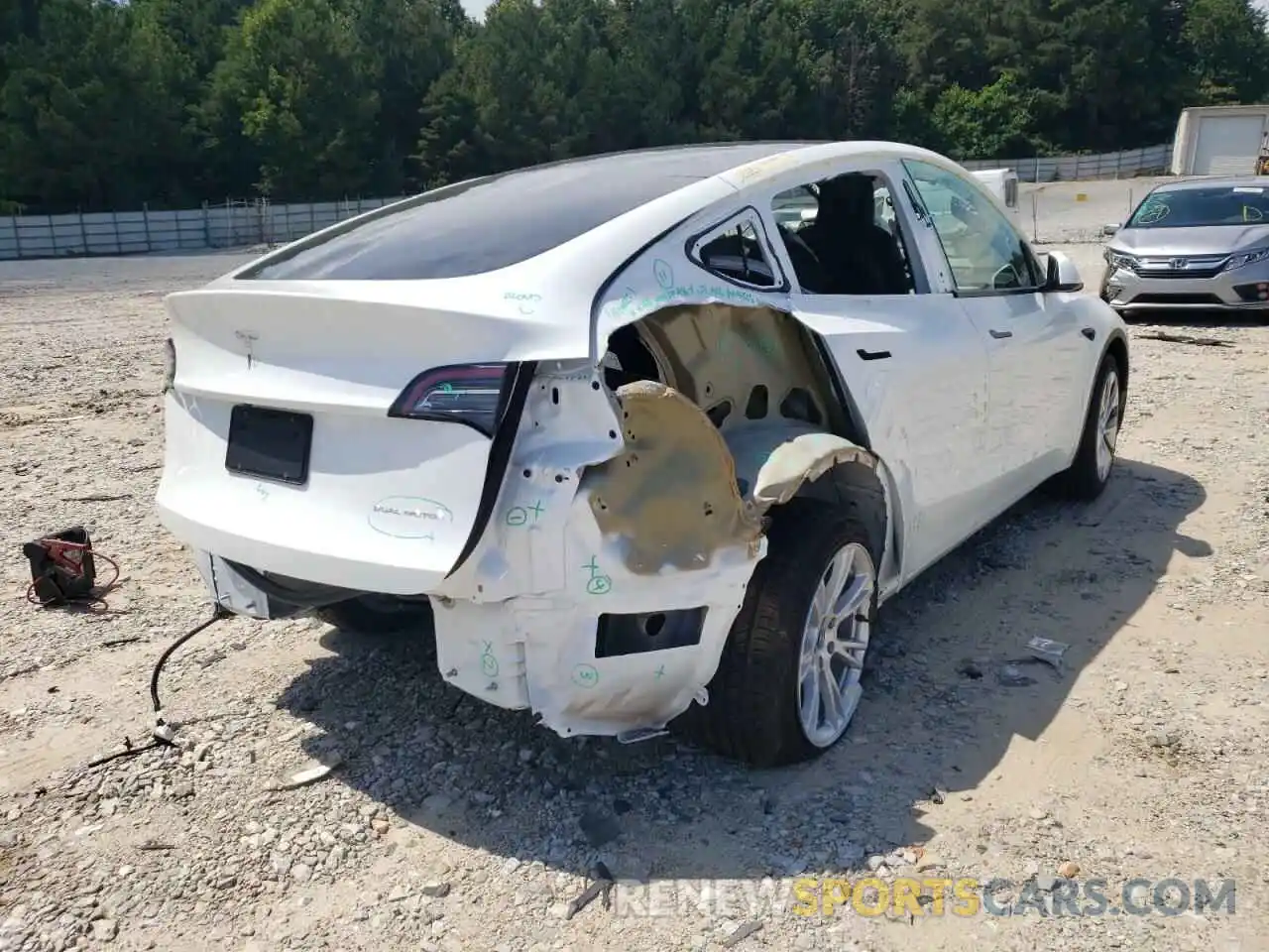 4 Photograph of a damaged car 7SAYGDEE6NF378801 TESLA MODEL Y 2022