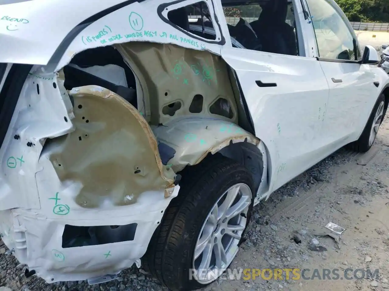 9 Photograph of a damaged car 7SAYGDEE6NF378801 TESLA MODEL Y 2022