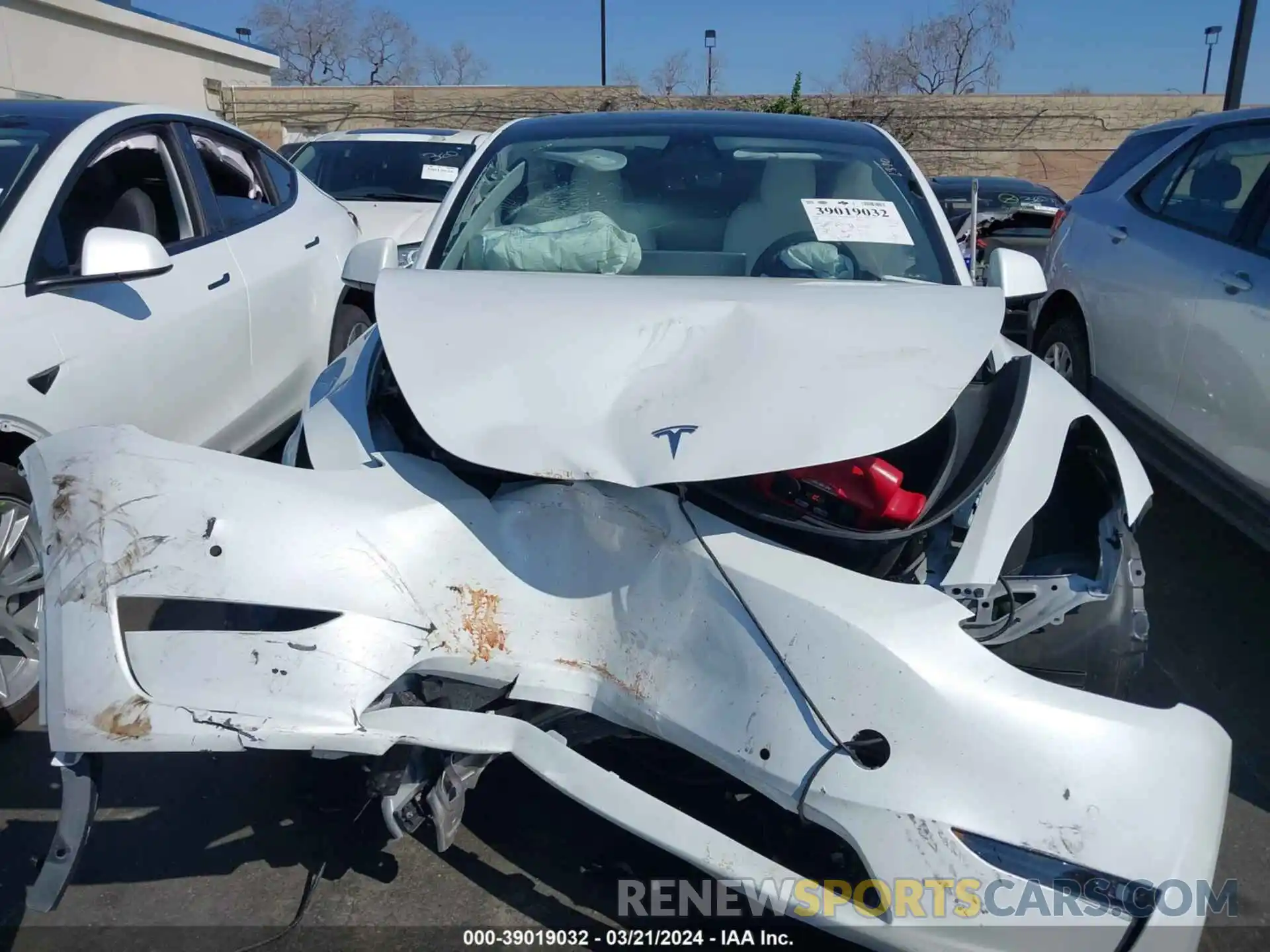 10 Photograph of a damaged car 7SAYGDEE6NF413675 TESLA MODEL Y 2022