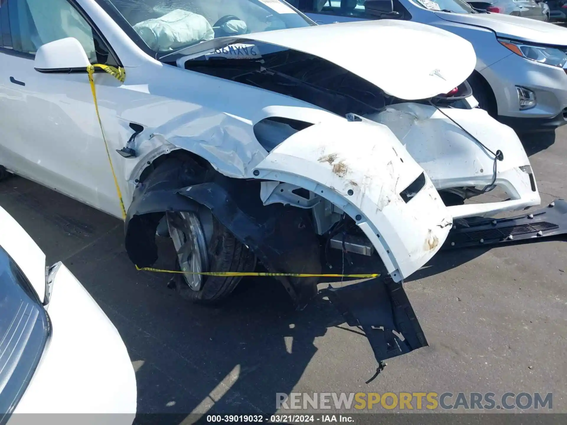 19 Photograph of a damaged car 7SAYGDEE6NF413675 TESLA MODEL Y 2022