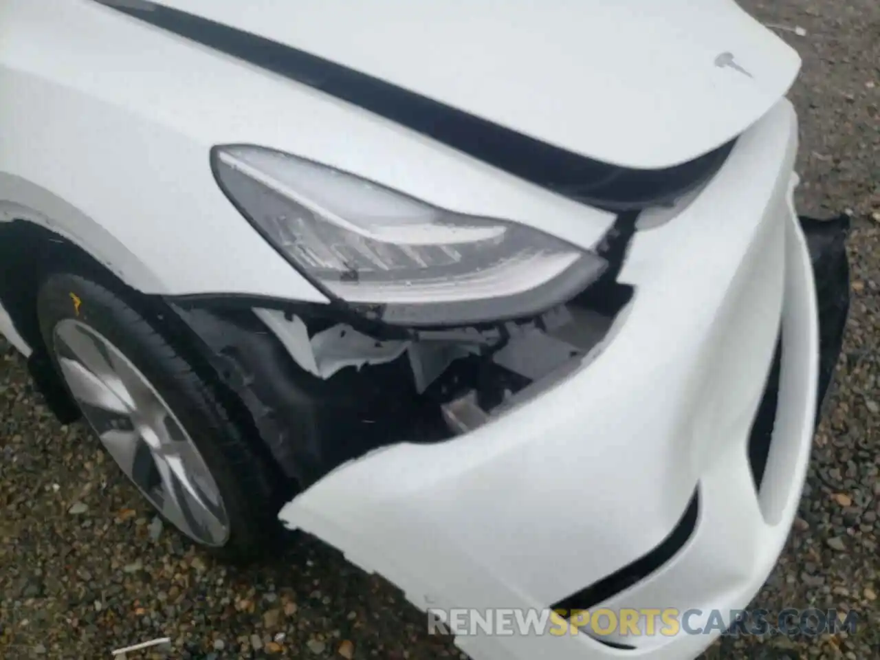 9 Photograph of a damaged car 7SAYGDEE6NF423445 TESLA MODEL Y 2022