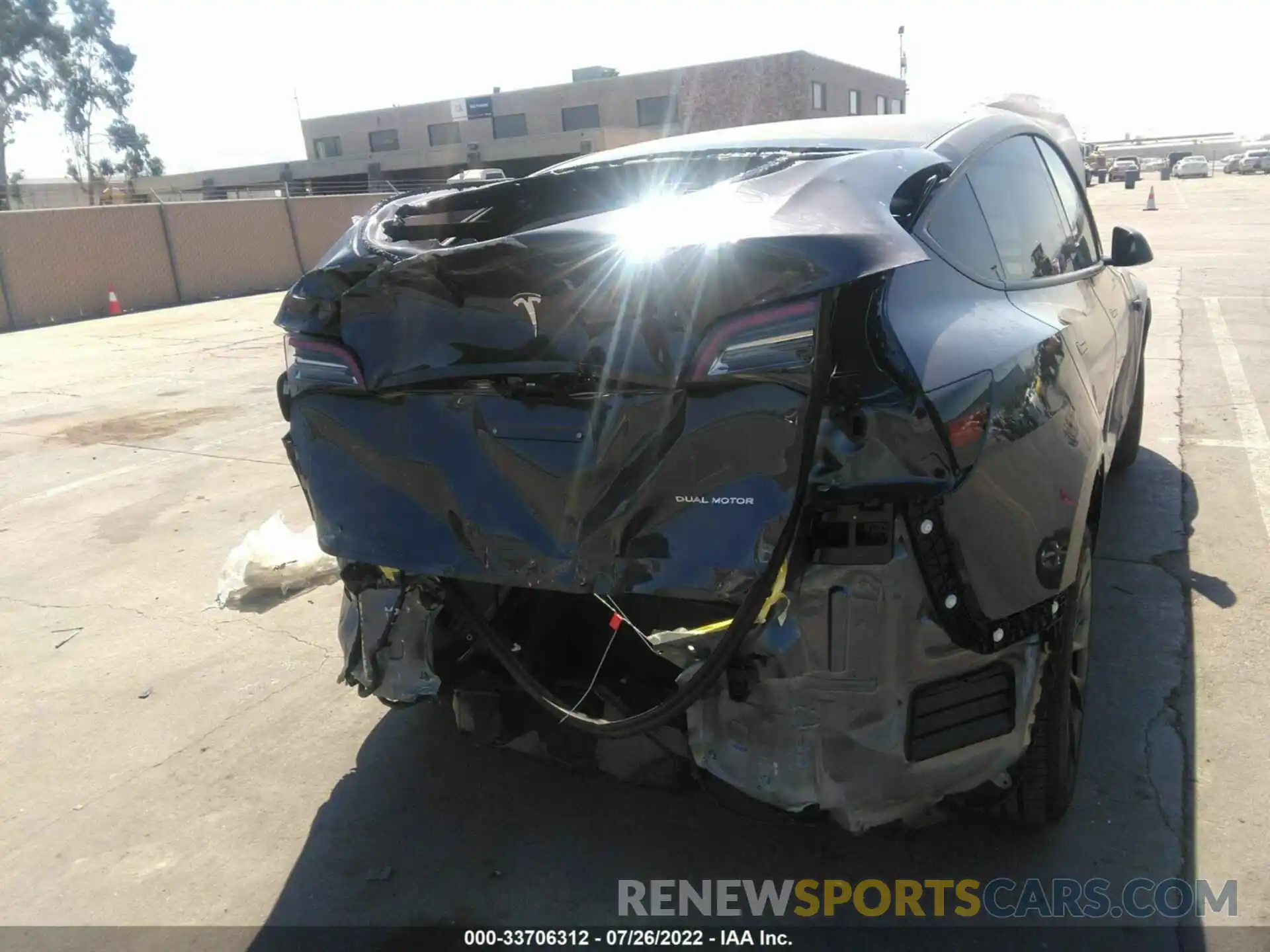 6 Photograph of a damaged car 7SAYGDEE6NF458261 TESLA MODEL Y 2022