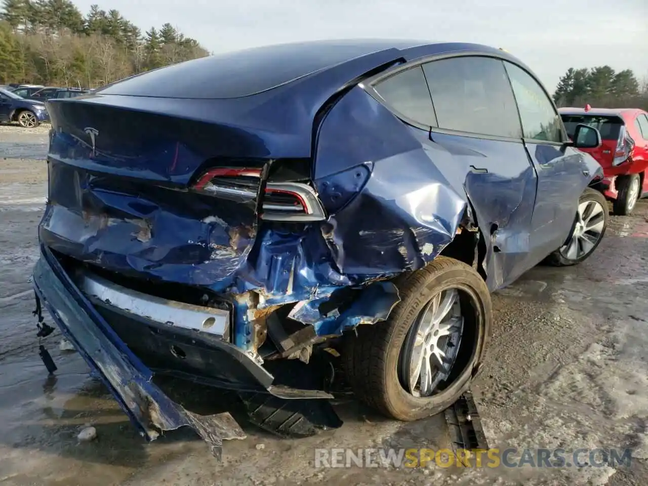 4 Photograph of a damaged car 7SAYGDEE7NF310460 TESLA MODEL Y 2022