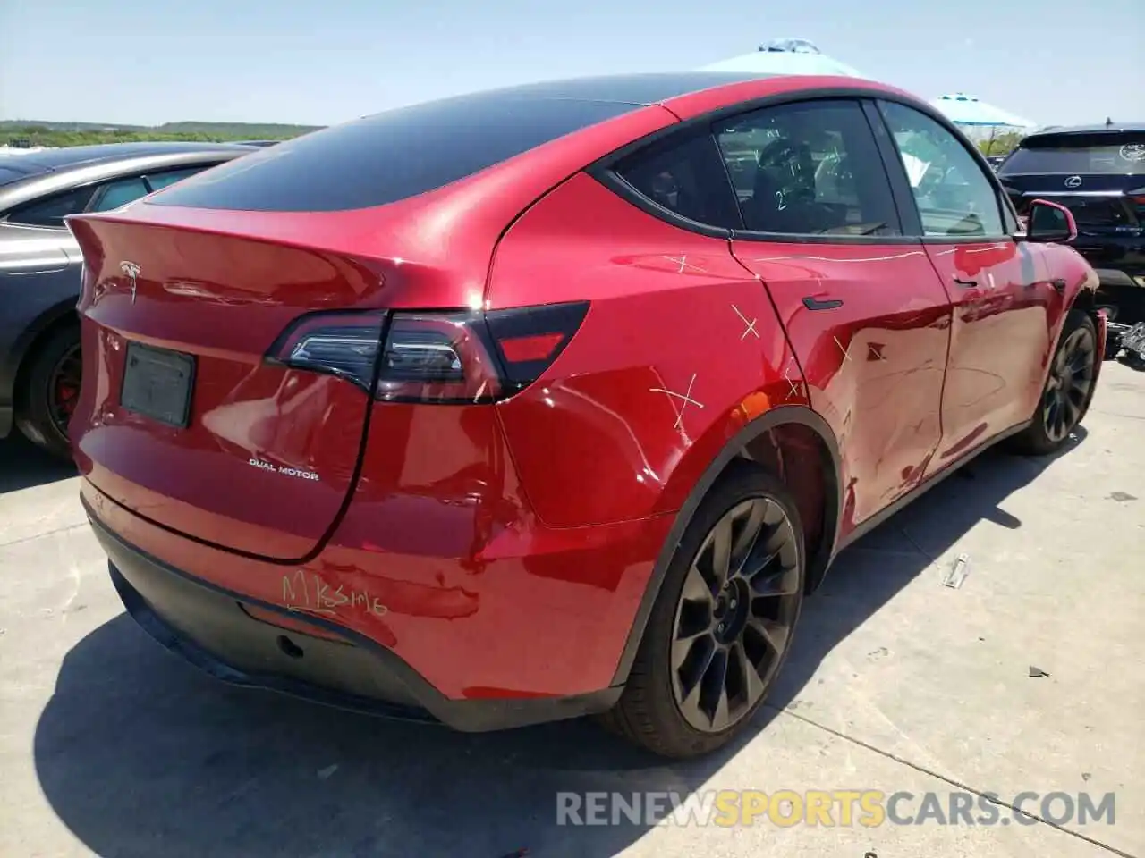 4 Photograph of a damaged car 7SAYGDEE7NF366852 TESLA MODEL Y 2022