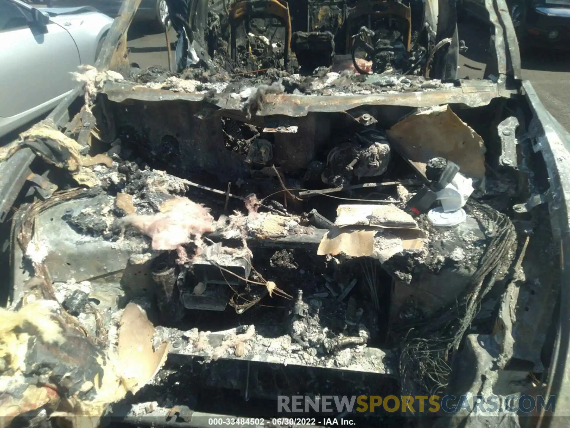 10 Photograph of a damaged car 7SAYGDEE7NF440481 TESLA MODEL Y 2022