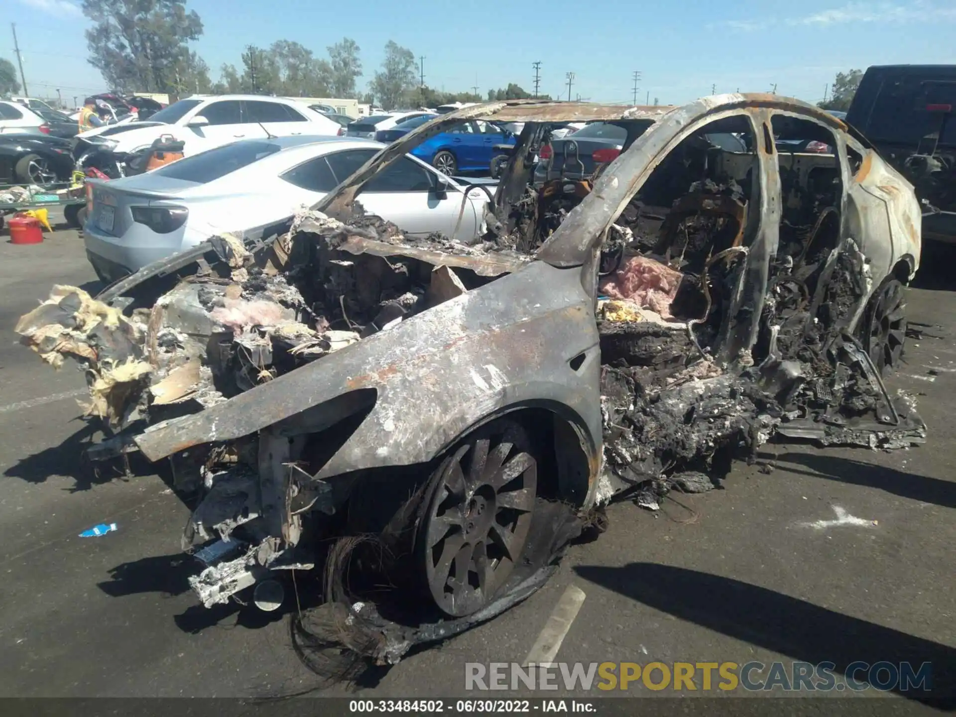 2 Photograph of a damaged car 7SAYGDEE7NF440481 TESLA MODEL Y 2022